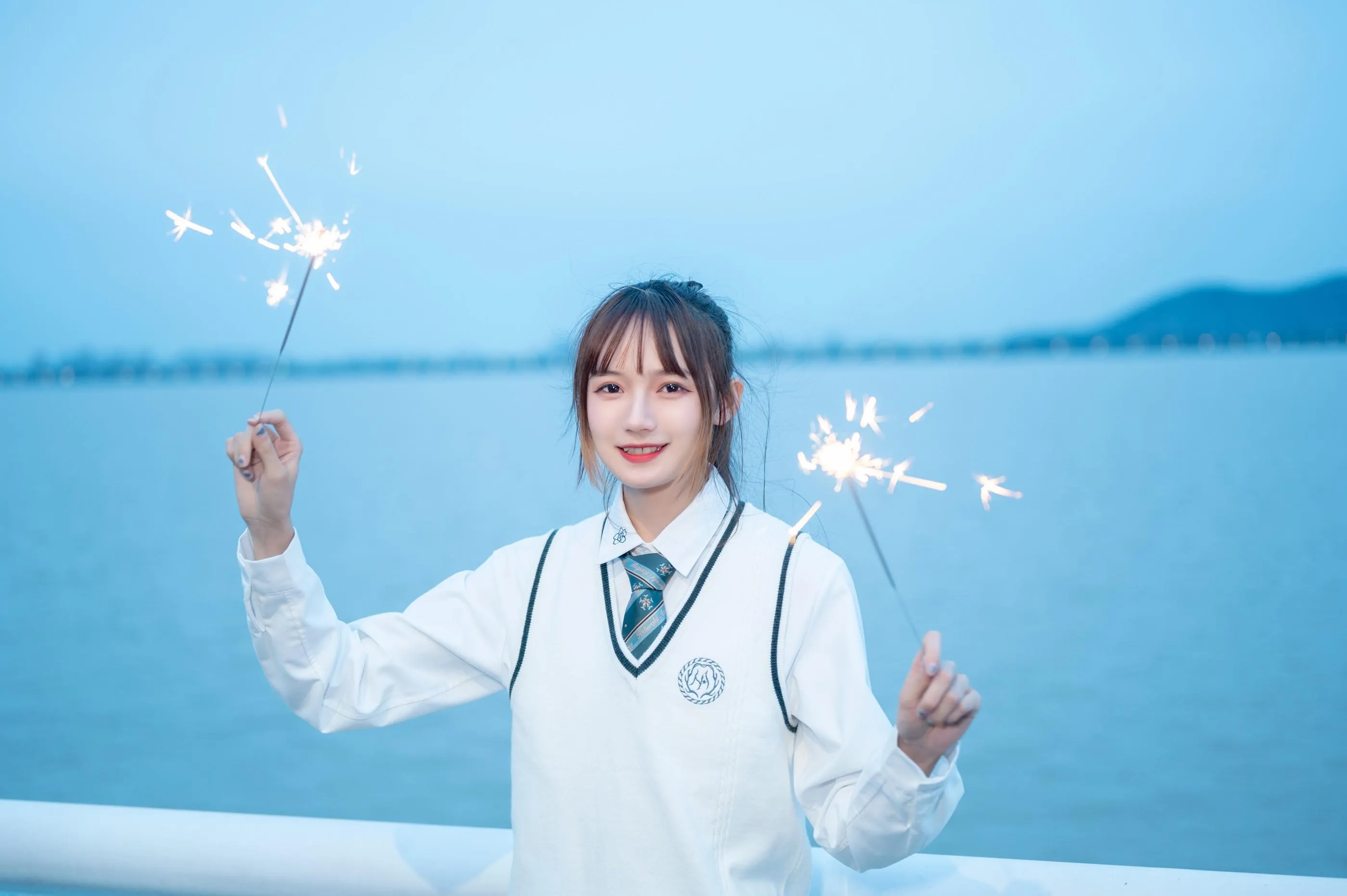 [艺图语] 2022.06.26 青草味的河堤 兔子Zzz不吃胡萝卜 [26P]插图3